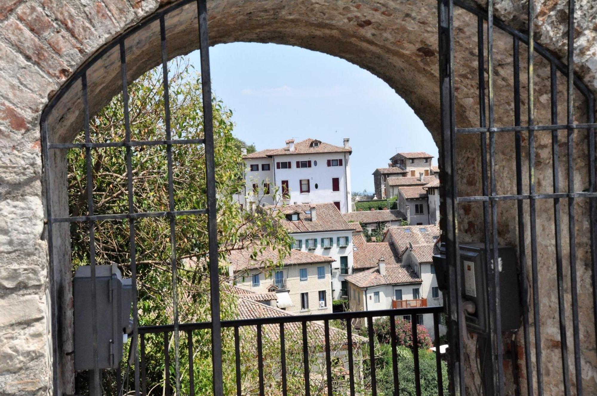 Nazionale Camere Монтебеллуна Экстерьер фото